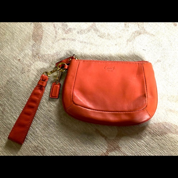 Coach Handbags - 💙Coach pinkish wallet/ wristlet